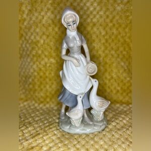 Lladro style Figurine ~ Lady feeding Geese